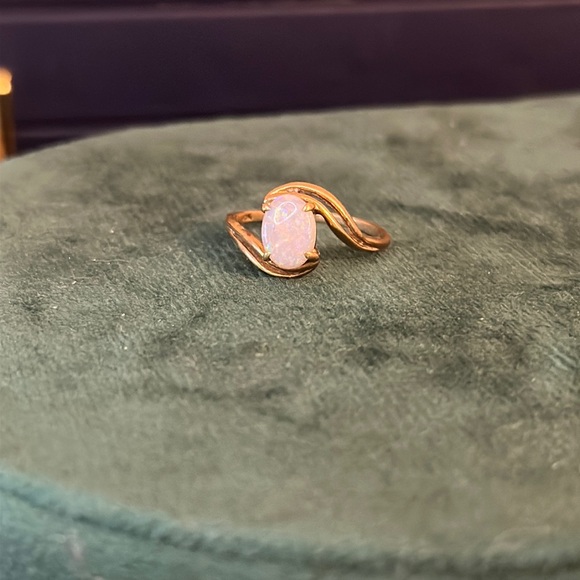 Vintage Opal ring 10k solid gold bypass wave setting - Picture 2 of 5